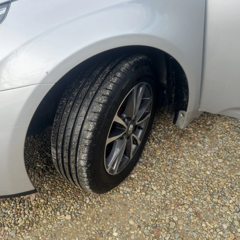 Toyota Avensis Executive, снимка 17 - Автомобили и джипове - 52479283