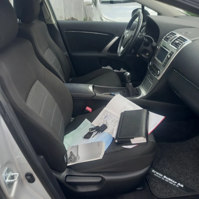 Toyota Avensis Executive, снимка 12 - Автомобили и джипове - 52479283