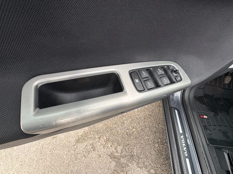 Volvo V50 2.4i 170 к.с., снимка 12 - Автомобили и джипове - 52710778