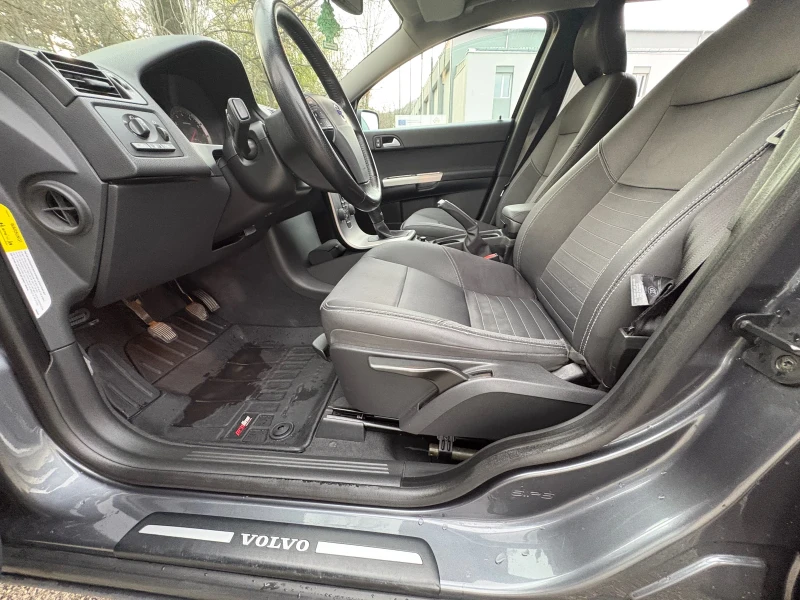 Volvo V50 2.4i 170 к.с., снимка 13 - Автомобили и джипове - 52710778