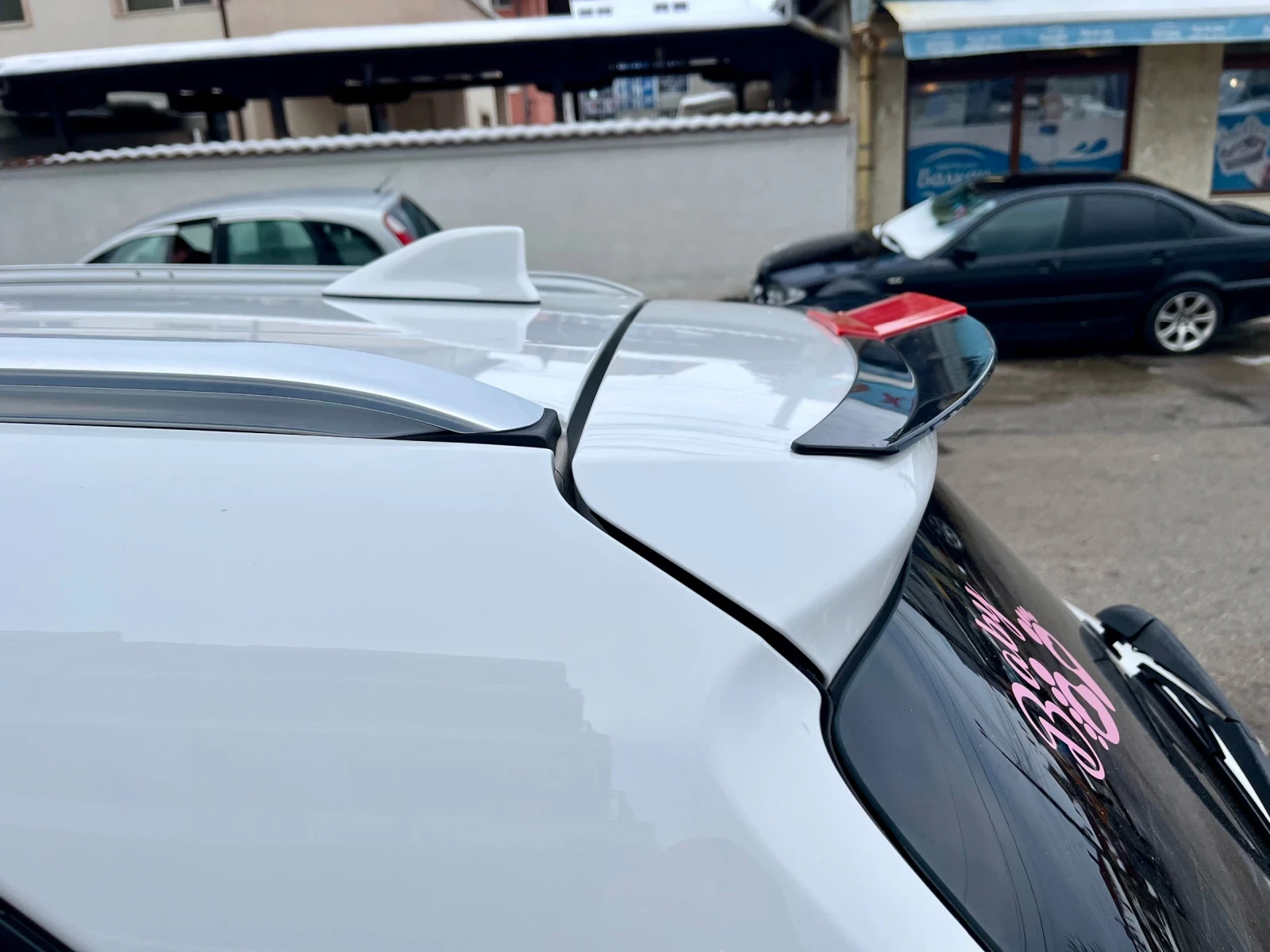 Toyota Auris 1.8 Hybrid - изображение 7