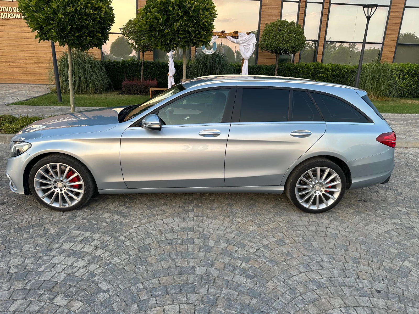 Mercedes-Benz C 220 9 gtronic 4matic burmaster AMG line edition - изображение 9