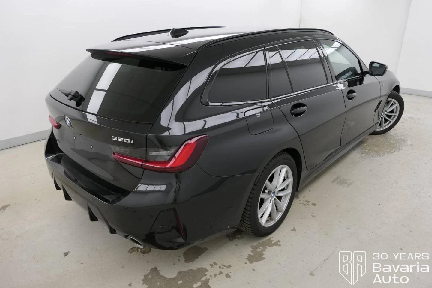 BMW 320 i Touring M Sport Paket - изображение 3