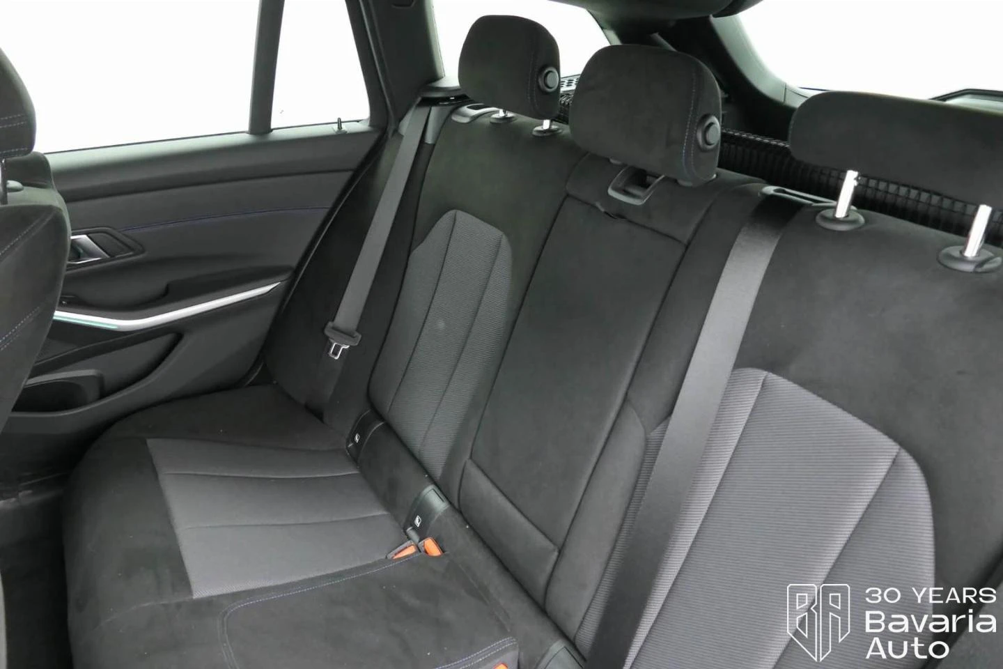 BMW 320 i Touring M Sport Paket - изображение 8