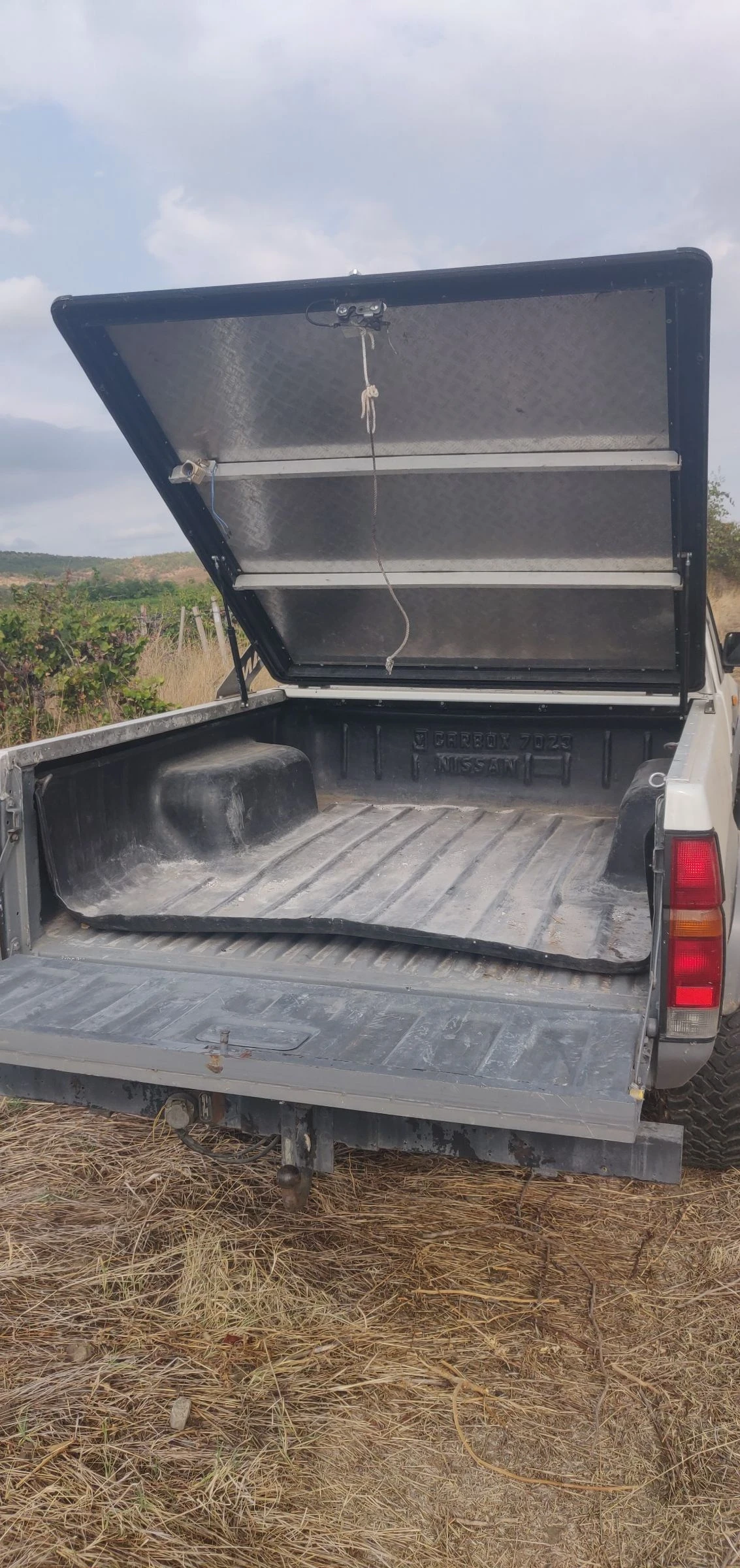 Nissan Pickup 2.4 - изображение 9