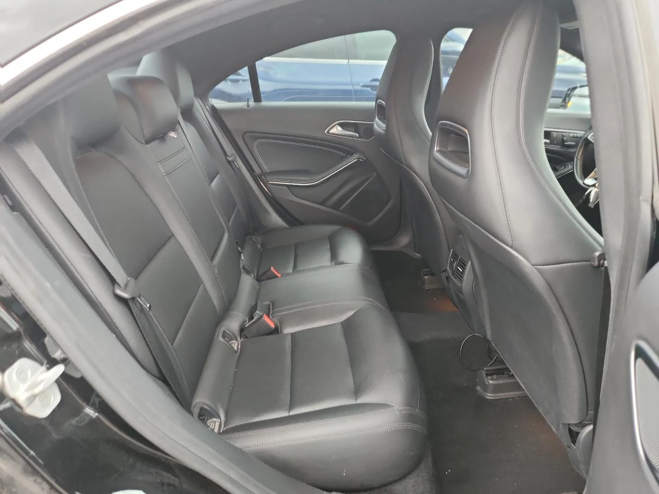 Mercedes-Benz CLA 250  - изображение 10