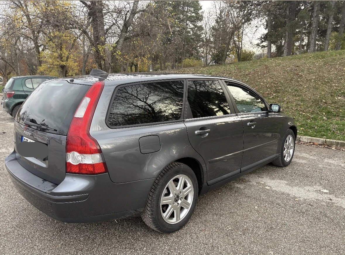 Volvo V50 2.4i 170 к.с. - изображение 4