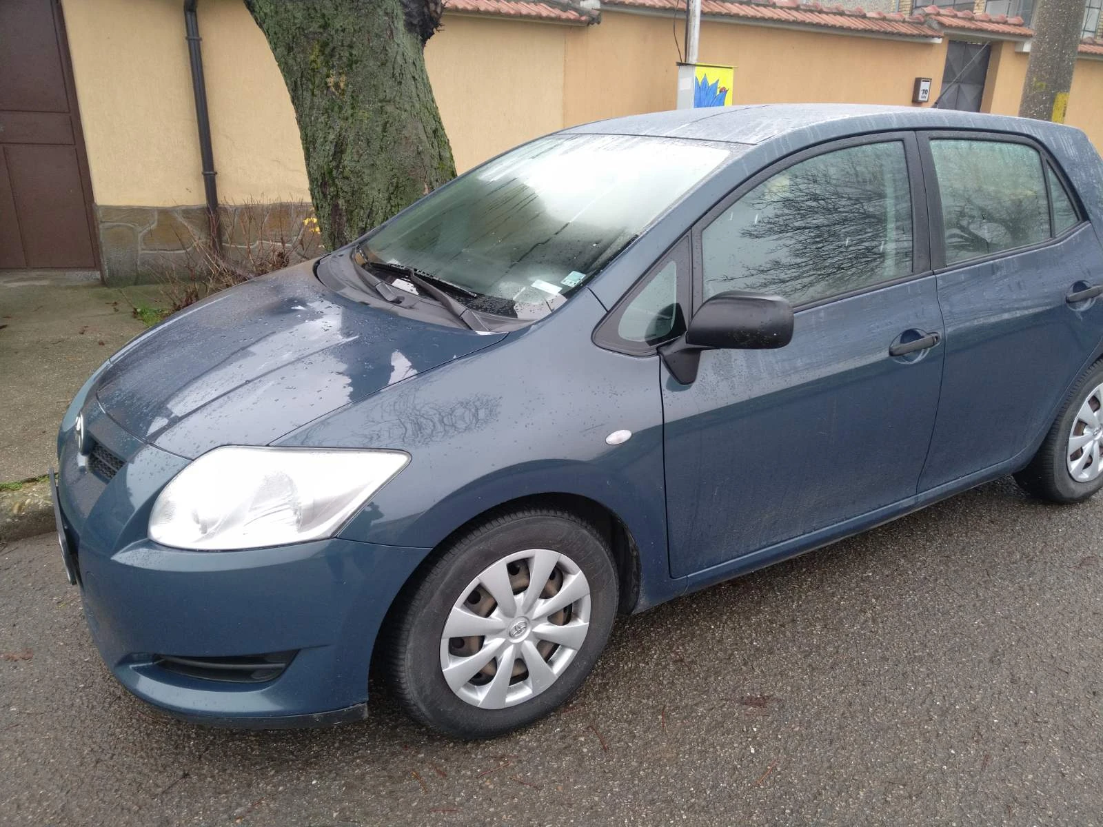 Toyota Auris 1.4 D-4D, 66 kW - изображение 2