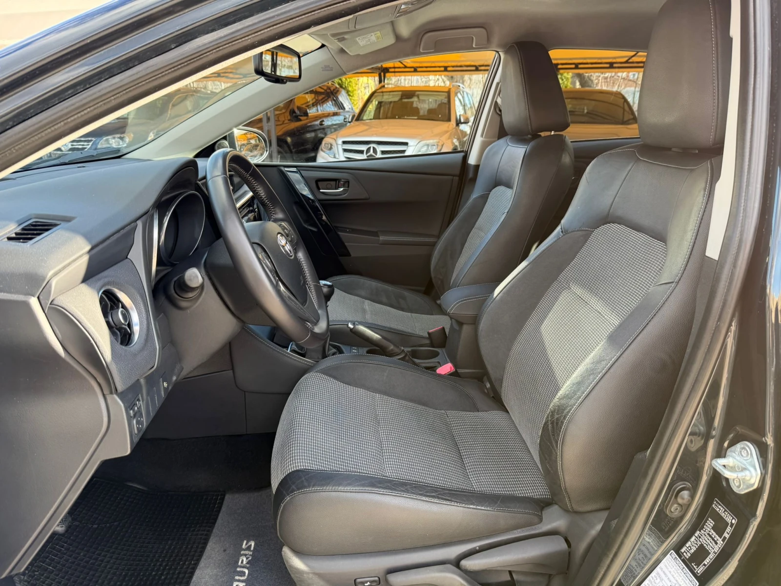 Toyota Auris 1.6d 100% РЕАЛНИ КИЛОМЕТРИ - ДОКАЗУЕМИ !! КАТО НОВ - изображение 9