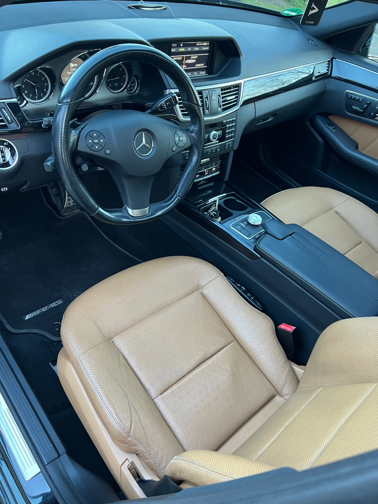 Mercedes-Benz E 350 AMG/ПАНОРАМА/KEYLESS/МАСАЖ/ОБДУХВАНЕ/ПЕЧКА - изображение 9