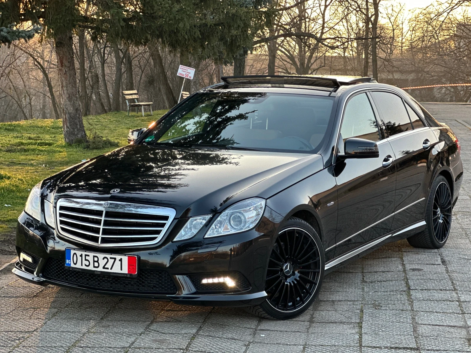 Mercedes-Benz E 350 AMG/ПАНОРАМА/KEYLESS/МАСАЖ/ОБДУХВАНЕ/ПЕЧКА