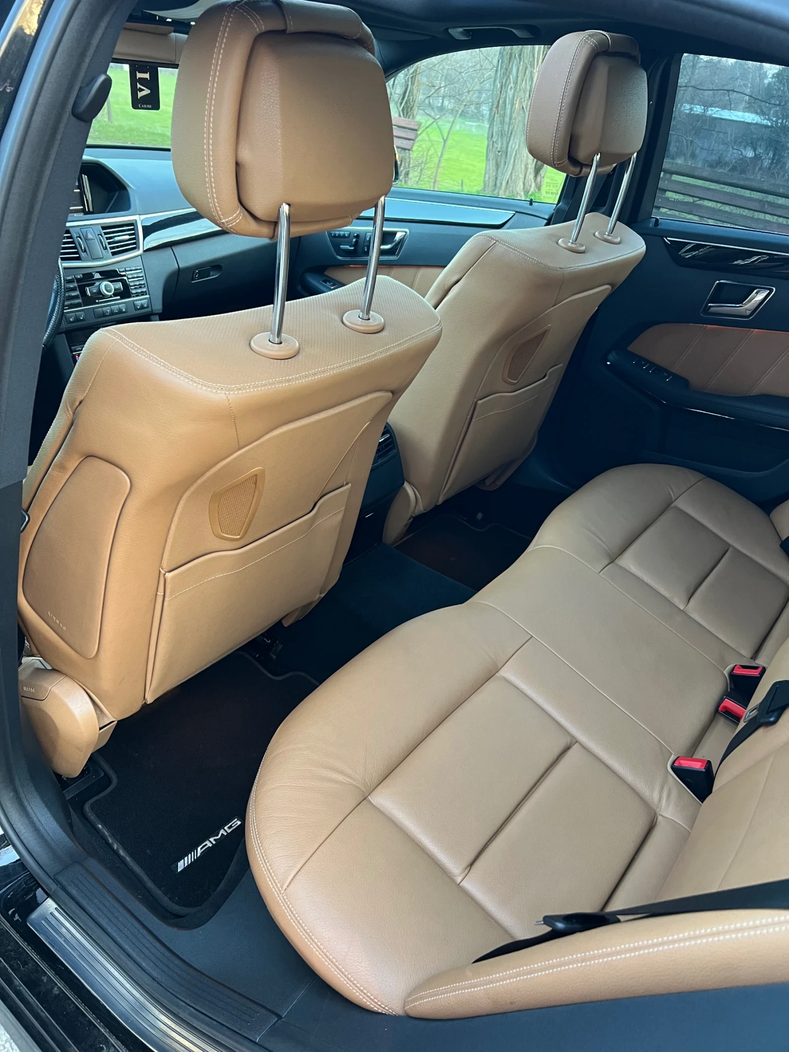 Mercedes-Benz E 350 AMG/ПАНОРАМА/KEYLESS/МАСАЖ/ОБДУХВАНЕ/ПЕЧКА, снимка 12 - Автомобили и джипове - 53729158