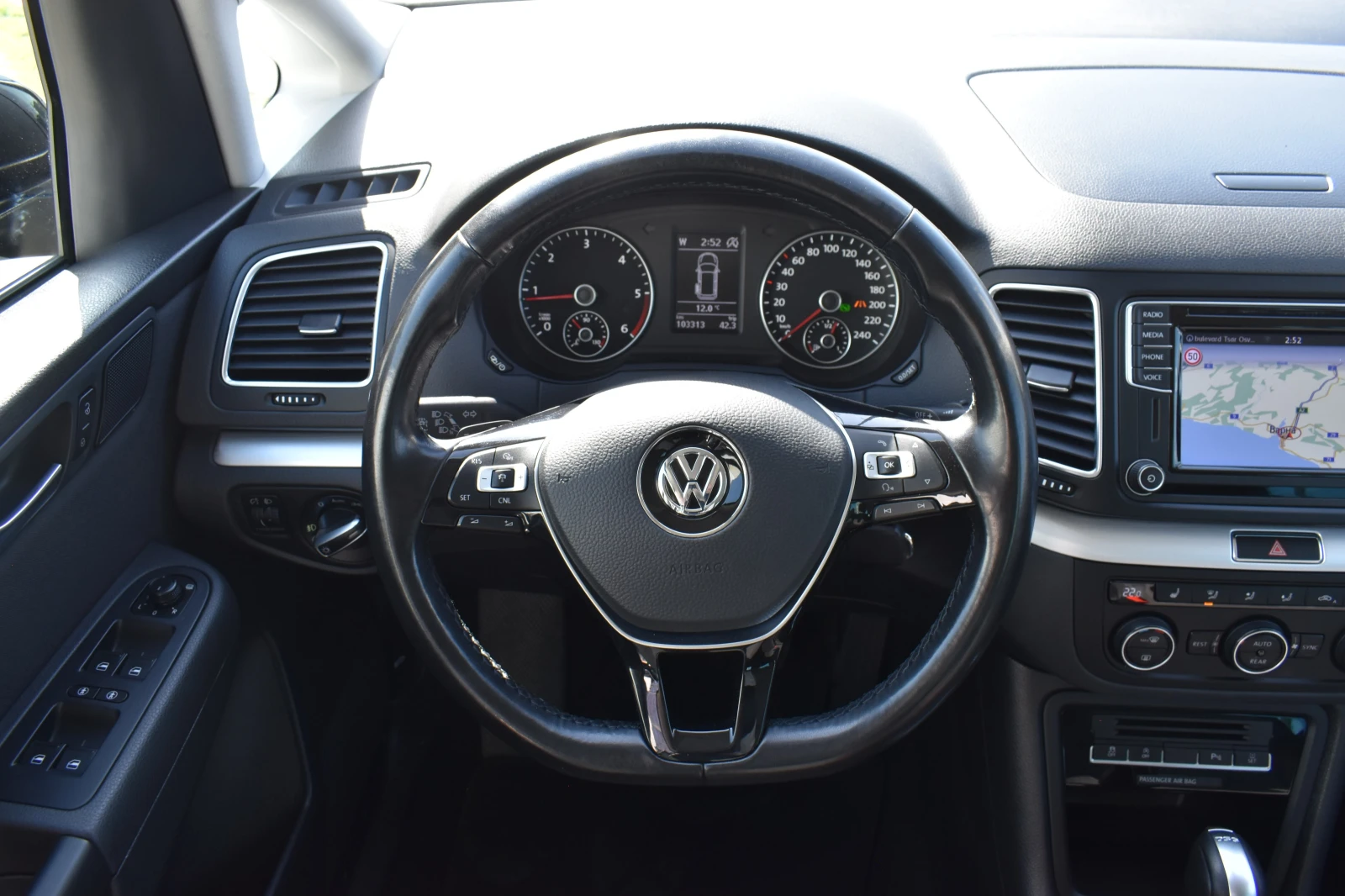 VW Sharan 2.0TDI* 6+ 1* 100000KM* DSG, снимка 15 - Автомобили и джипове - 53838956