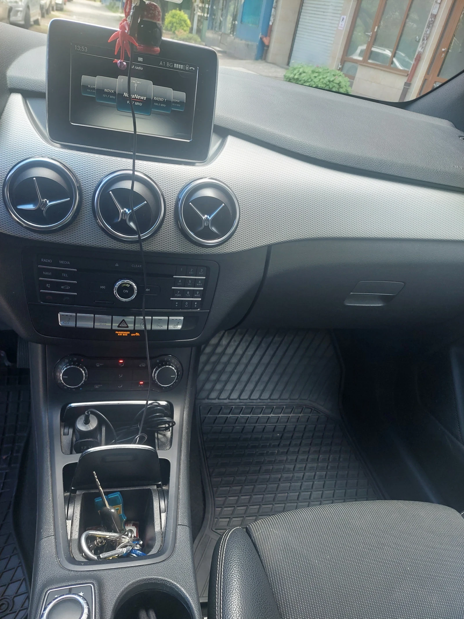 Mercedes-Benz B 220 Sport, снимка 12 - Автомобили и джипове - 53984113