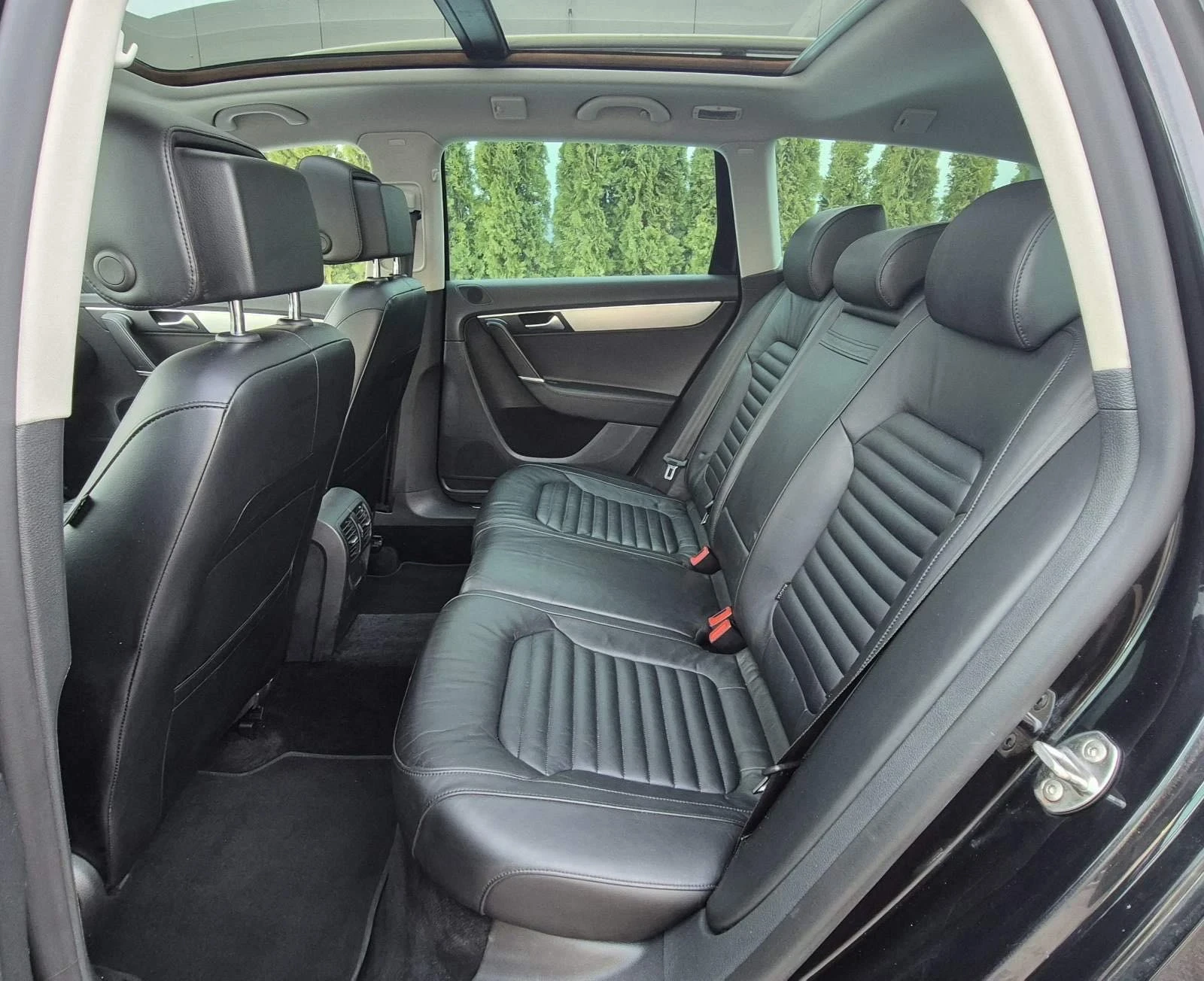 VW Passat 2.0 TDI HIGHLINE , снимка 14 - Автомобили и джипове - 54025070