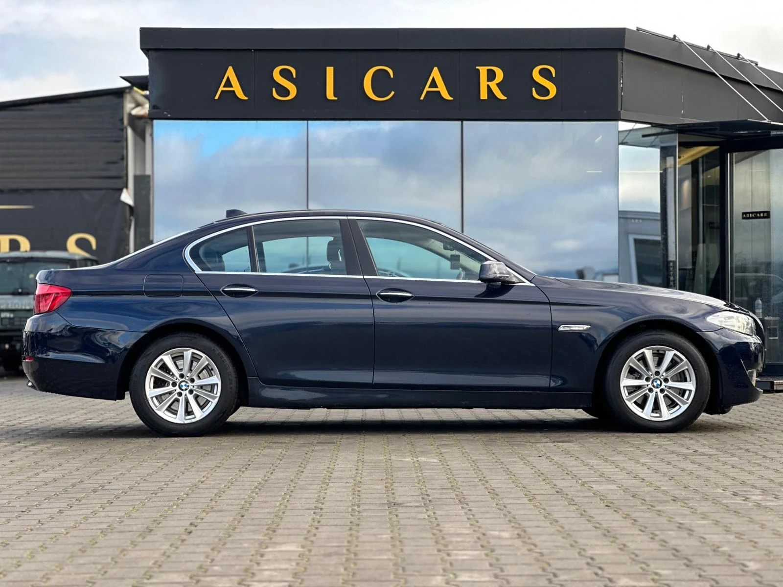 BMW 520 / 2.0D / SPORT / EURO 5 / TOP /, снимка 6 - Автомобили и джипове - 54024647