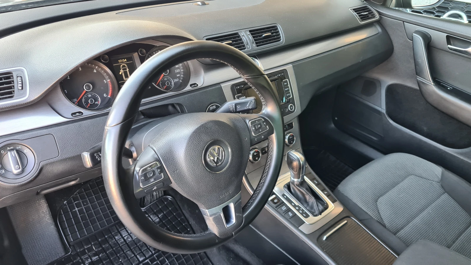 VW Passat 20 TDI.DSG, снимка 14 - Автомобили и джипове - 54429605