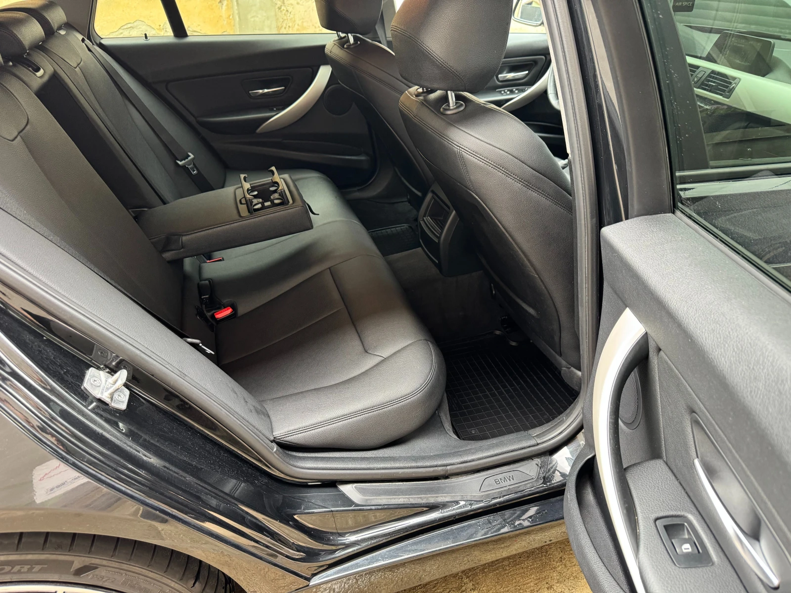 BMW 318 2.0, снимка 13 - Автомобили и джипове - 55087346