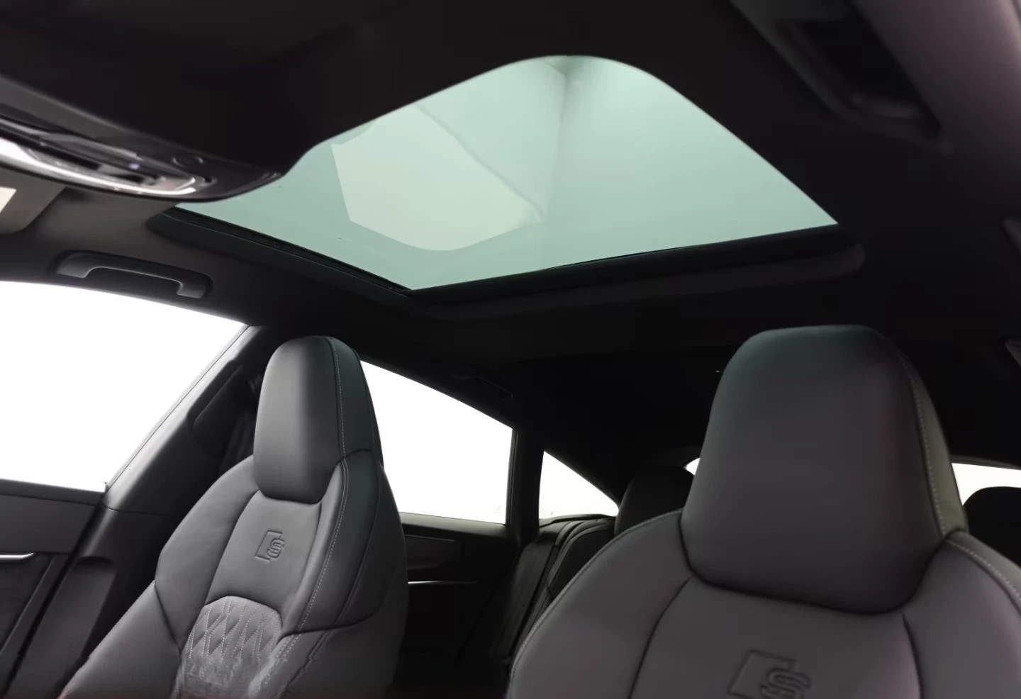 Audi A7 45 TFSI / S-LINE/ QUATTRO/ B&O/ PANO/ HUD/ MATRIX , снимка 9 - Автомобили и джипове - 55347381