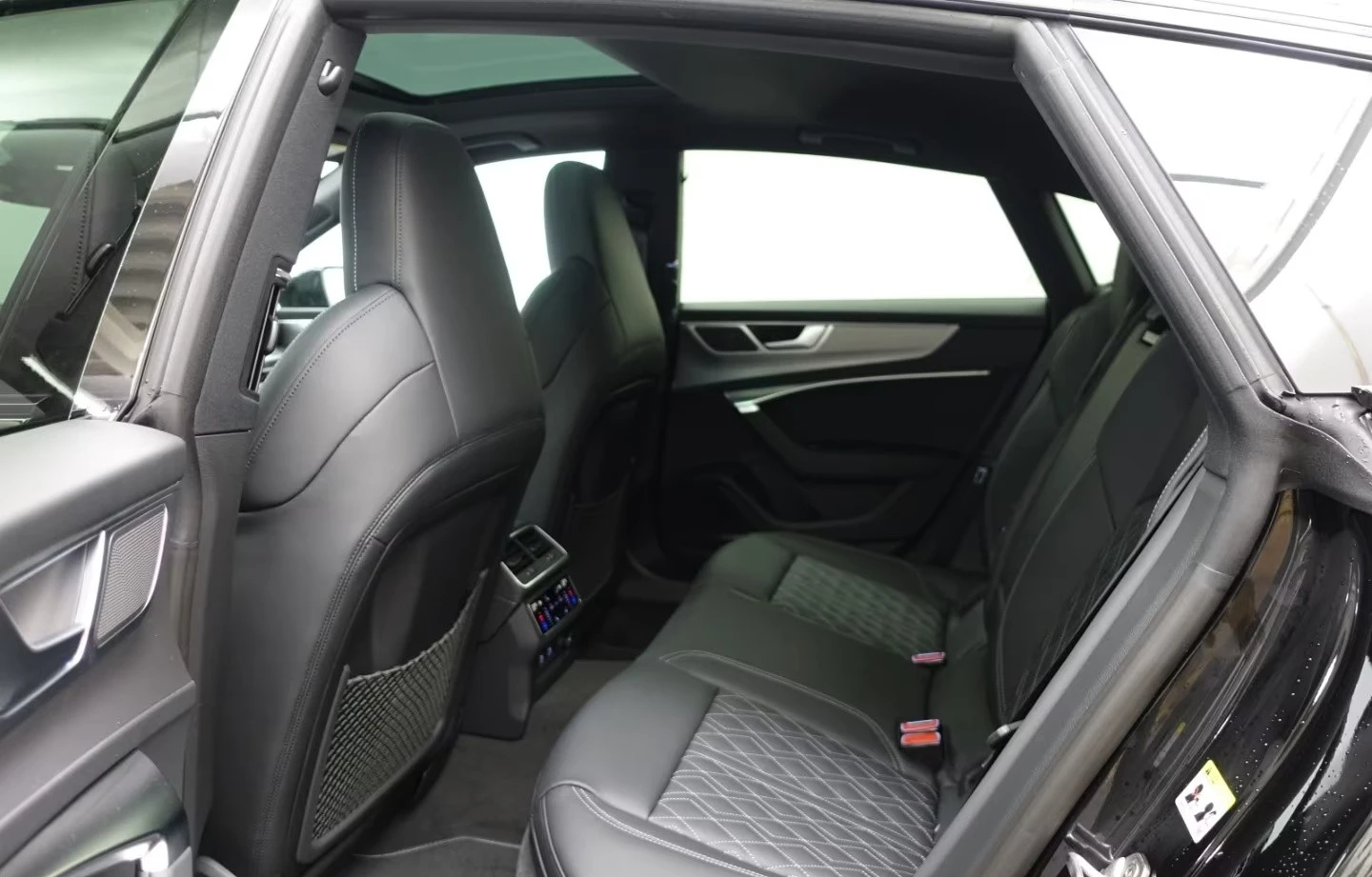 Audi A7 45 TFSI / S-LINE/ QUATTRO/ B&O/ PANO/ HUD/ MATRIX , снимка 15 - Автомобили и джипове - 55347381