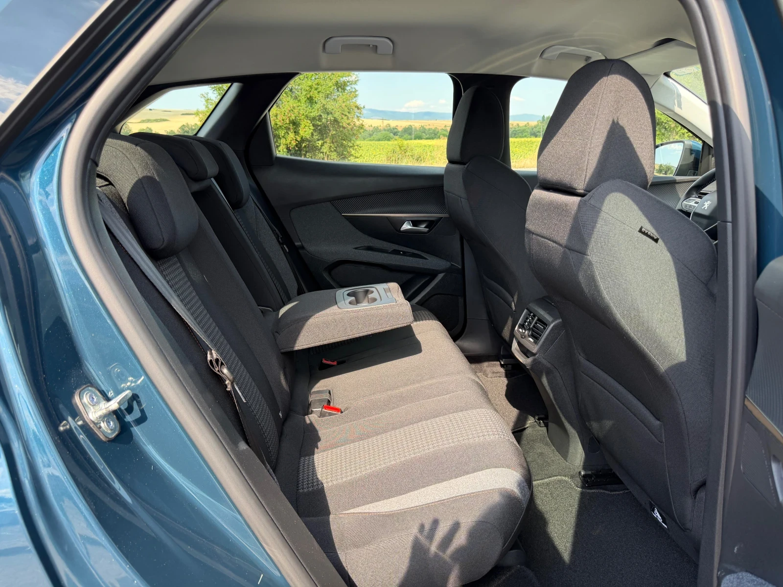 Peugeot 3008 1.5 HDI, снимка 6 - Автомобили и джипове - 55546756