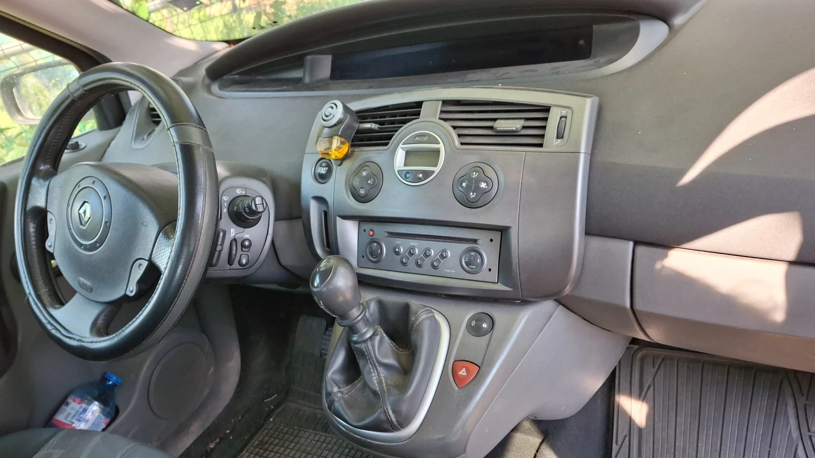 Renault Scenic 1.9DCI, снимка 3 - Автомобили и джипове - 55853832