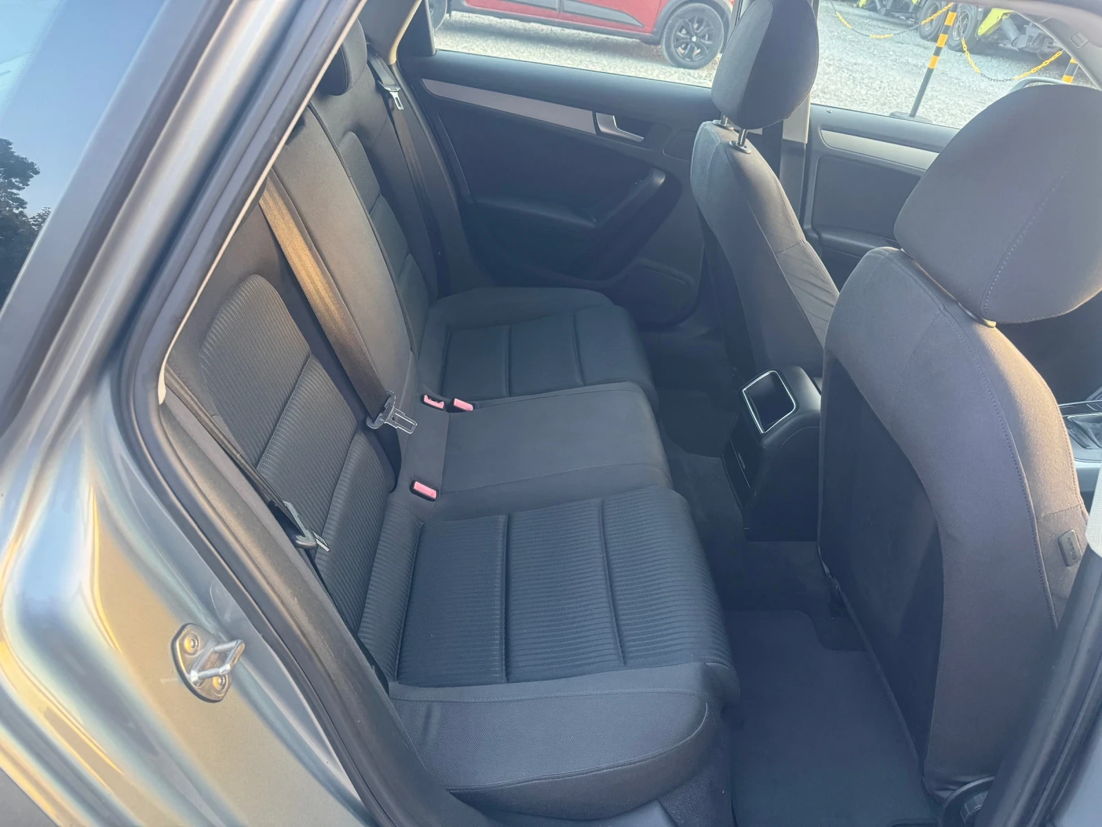 Audi A4 2.0tdi, снимка 8 - Автомобили и джипове - 55854195