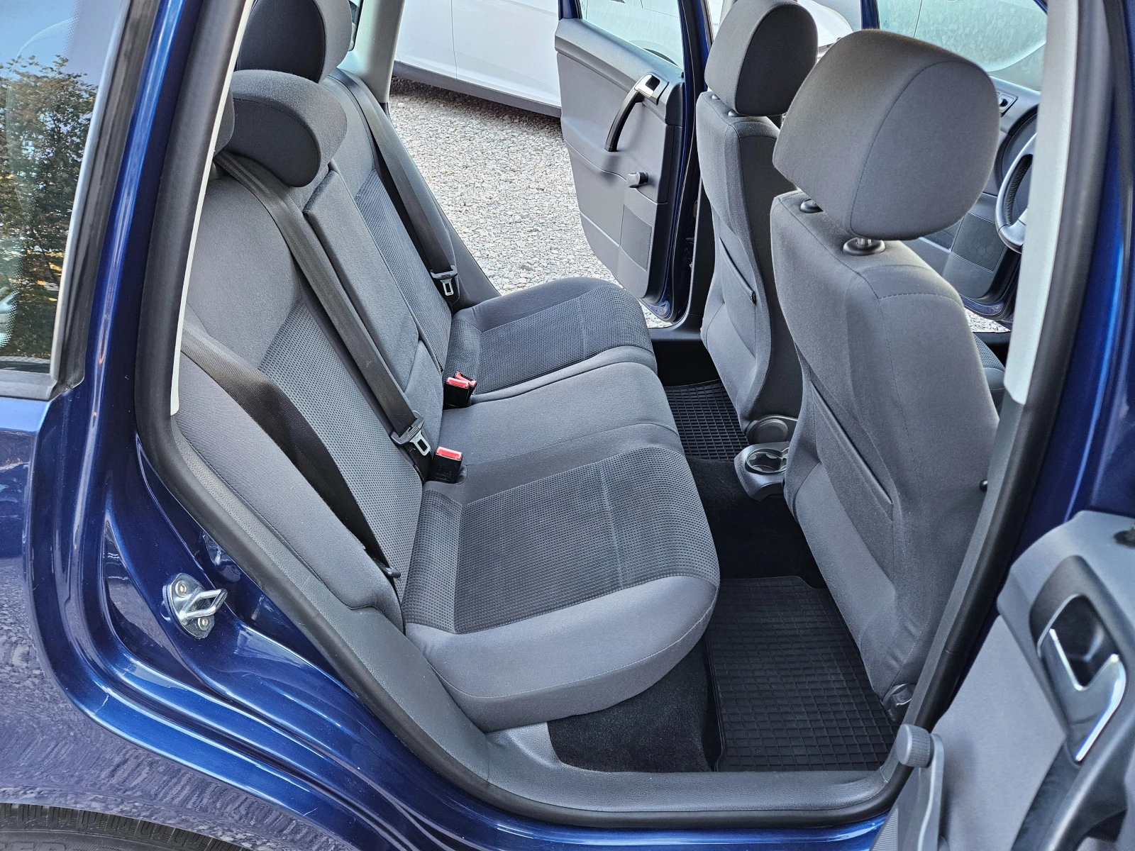 VW Polo 1.4 бензин 80кс, снимка 11 - Автомобили и джипове - 55976634