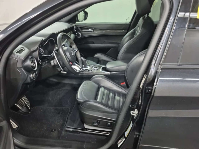 Alfa Romeo Stelvio QUADRIFOGLIO  CARFAX, снимка 5 - Автомобили и джипове - 53531225