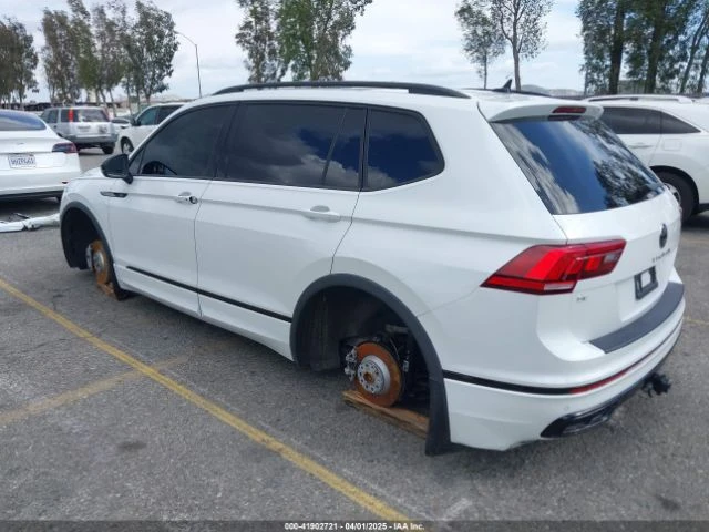 VW Tiguan 2.0T SE R-LINE BLACK CARFAX АВТО КРЕДИТ  - изображение 4