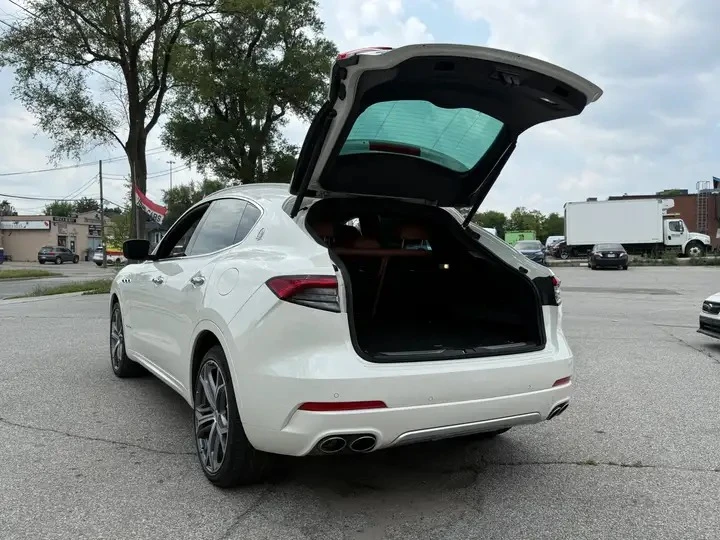 Maserati Levante Automatic, снимка 15 - Автомобили и джипове - 56011018