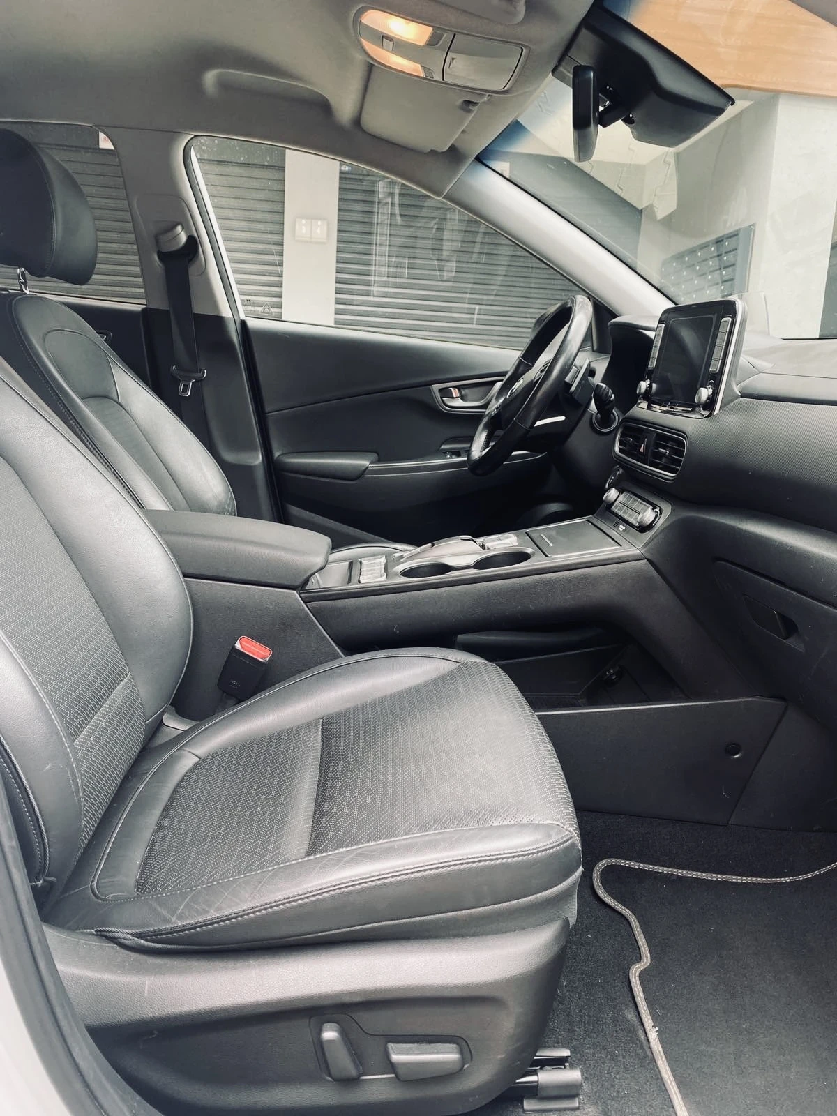 Hyundai Kona 64 kWh Premium SOH 100% - изображение 9