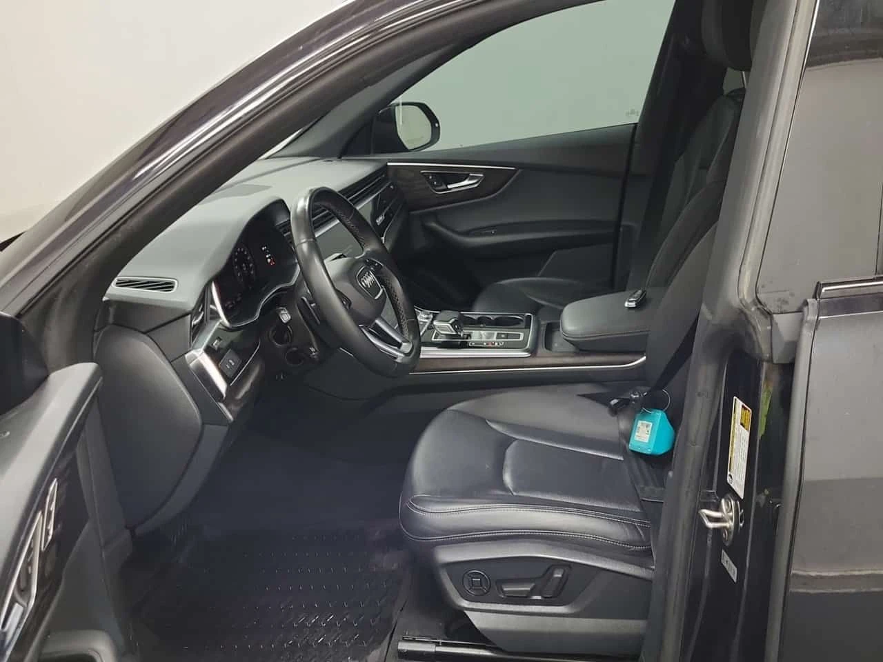 Audi Q8 PROGRESSIV /CARFAX /Дистроник/Подгрев/Обдух/Пано/ - изображение 5