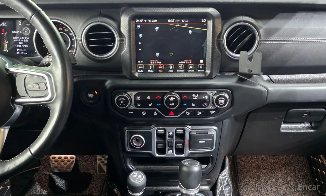 Jeep Wrangler L Sahara| 4WD| PREMIUM SUV| LEATHER| LED| NAVI| , снимка 14 - Автомобили и джипове - 55025405