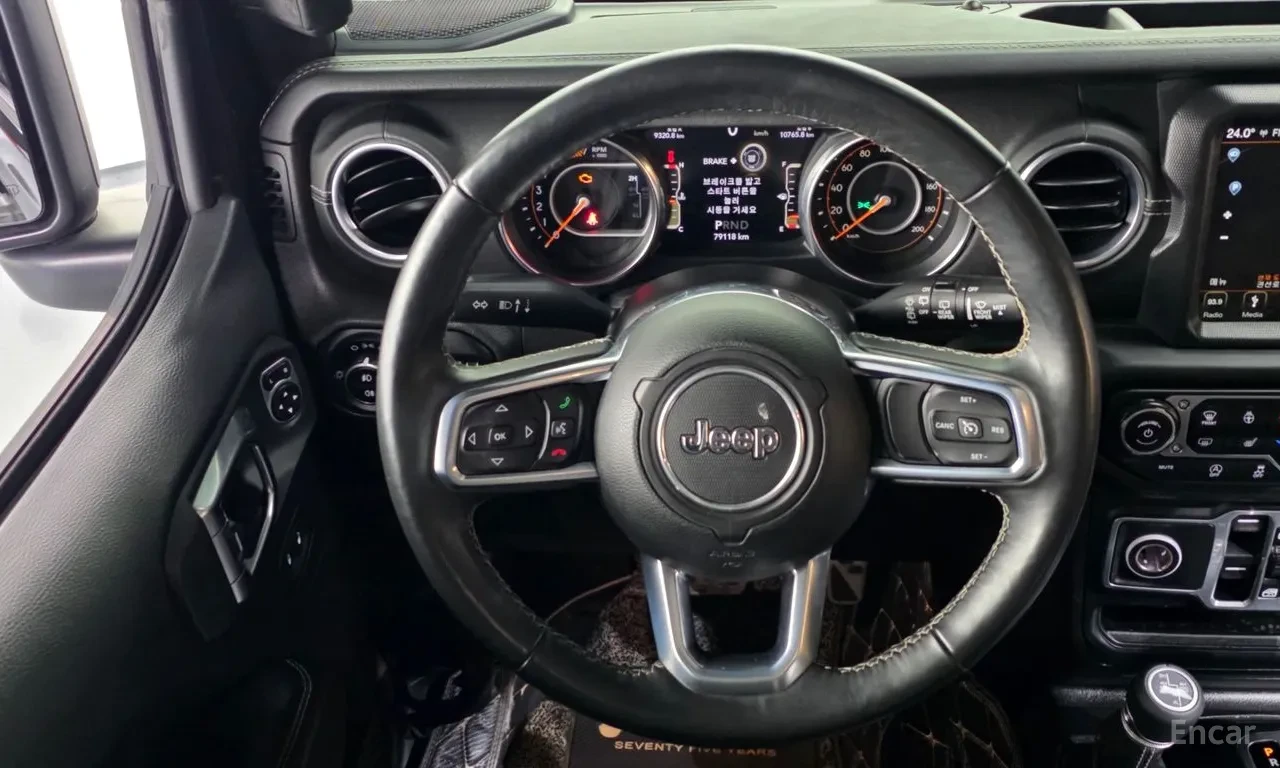 Jeep Wrangler L Sahara| 4WD| PREMIUM SUV| LEATHER| LED| NAVI| , снимка 13 - Автомобили и джипове - 55025405