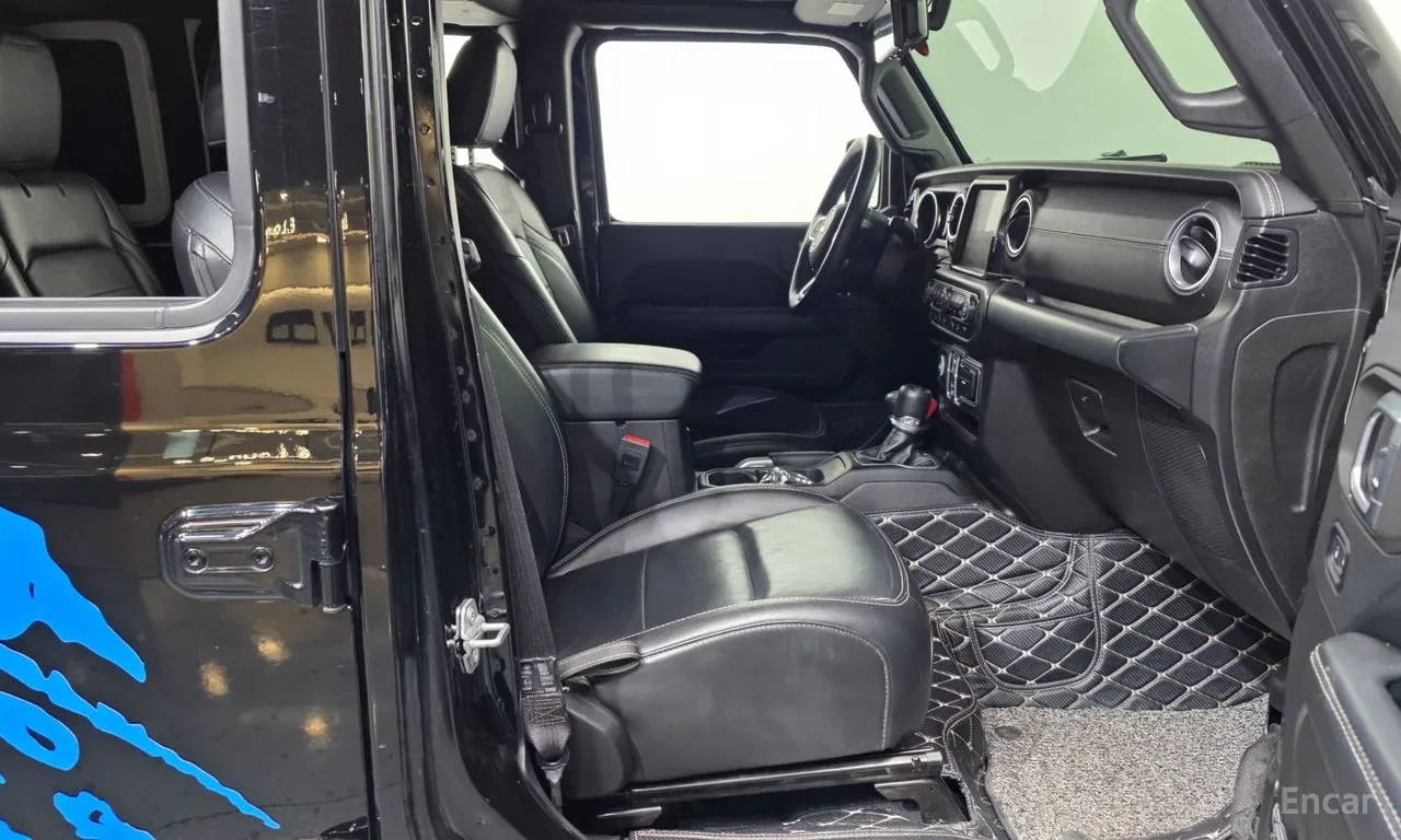Jeep Wrangler L Sahara| 4WD| PREMIUM SUV| LEATHER| LED| NAVI| , снимка 11 - Автомобили и джипове - 55025405