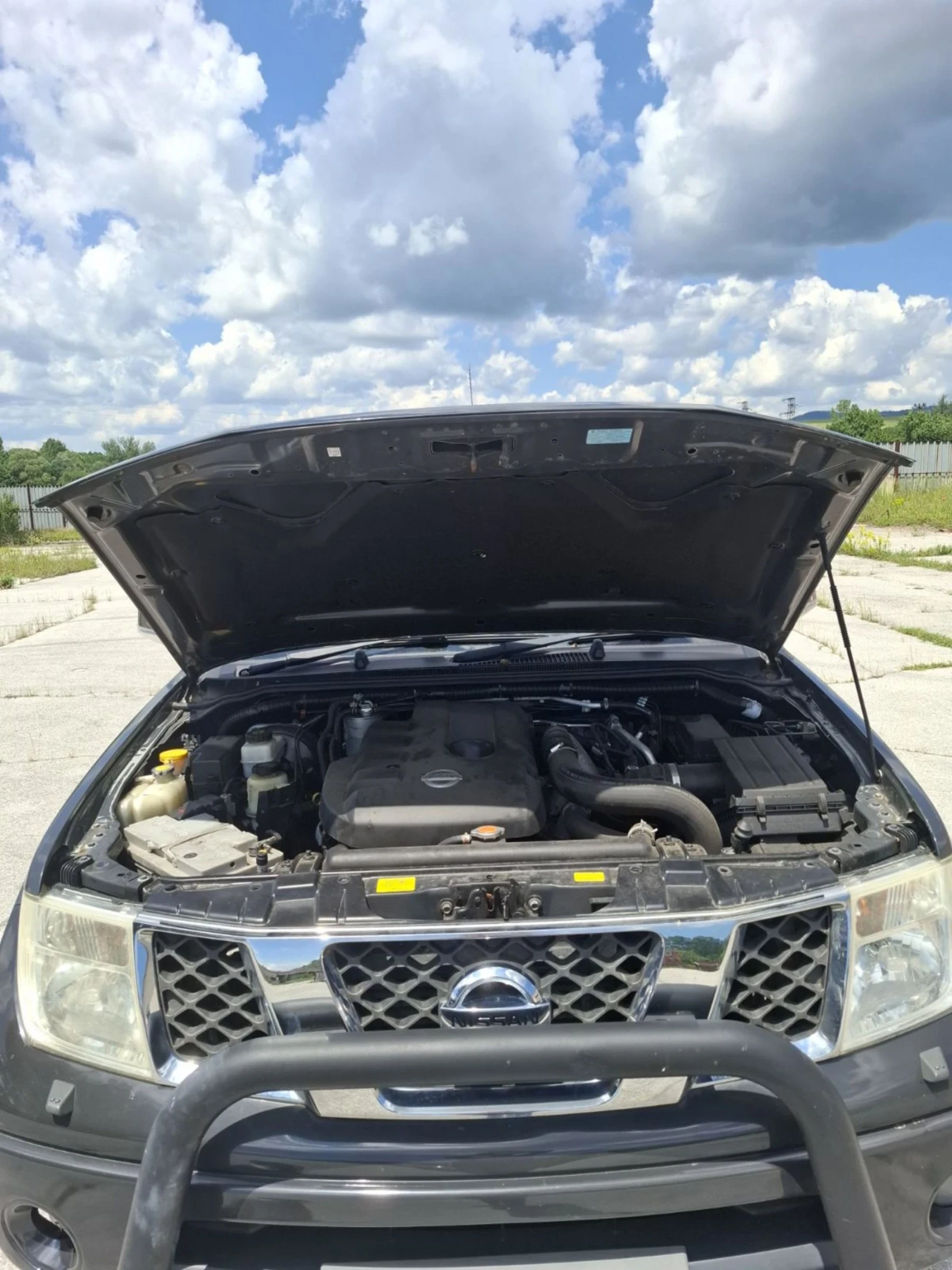Nissan Navara 2.5 DCI Automat, снимка 9 - Автомобили и джипове - 55471798