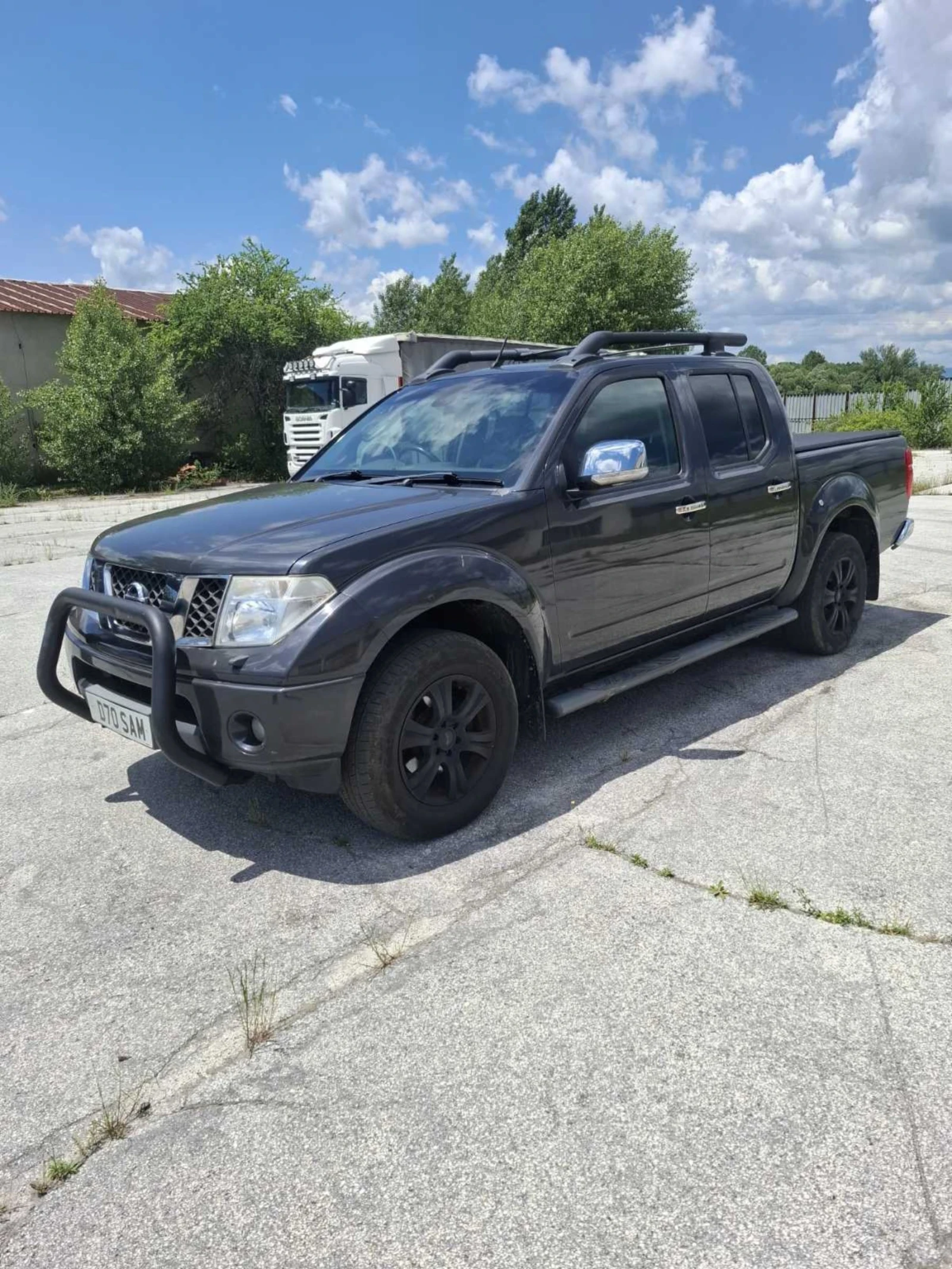 Nissan Navara 2.5 DCI Automat, снимка 2 - Автомобили и джипове - 55471798