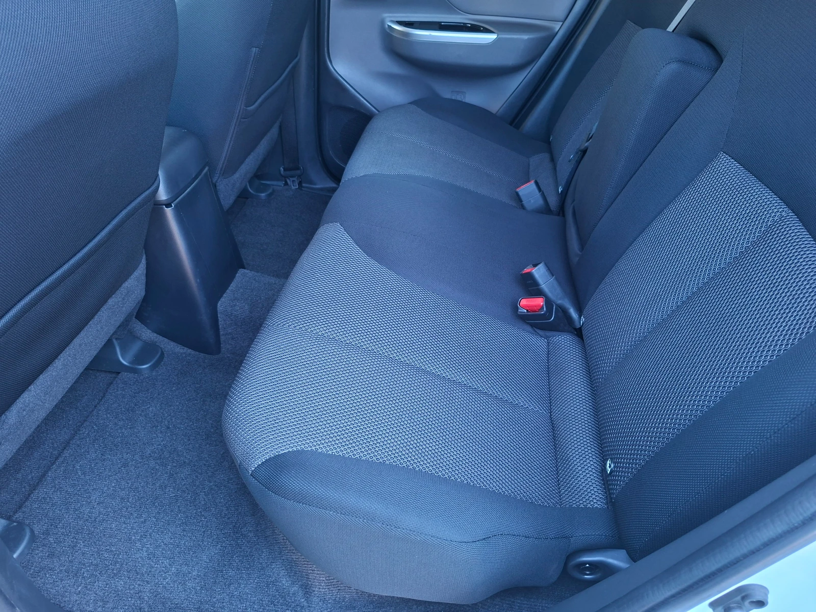 Mitsubishi L200 2.4 ШВЕЙЦАРИЯ 181кс., снимка 7 - Автомобили и джипове - 55628692