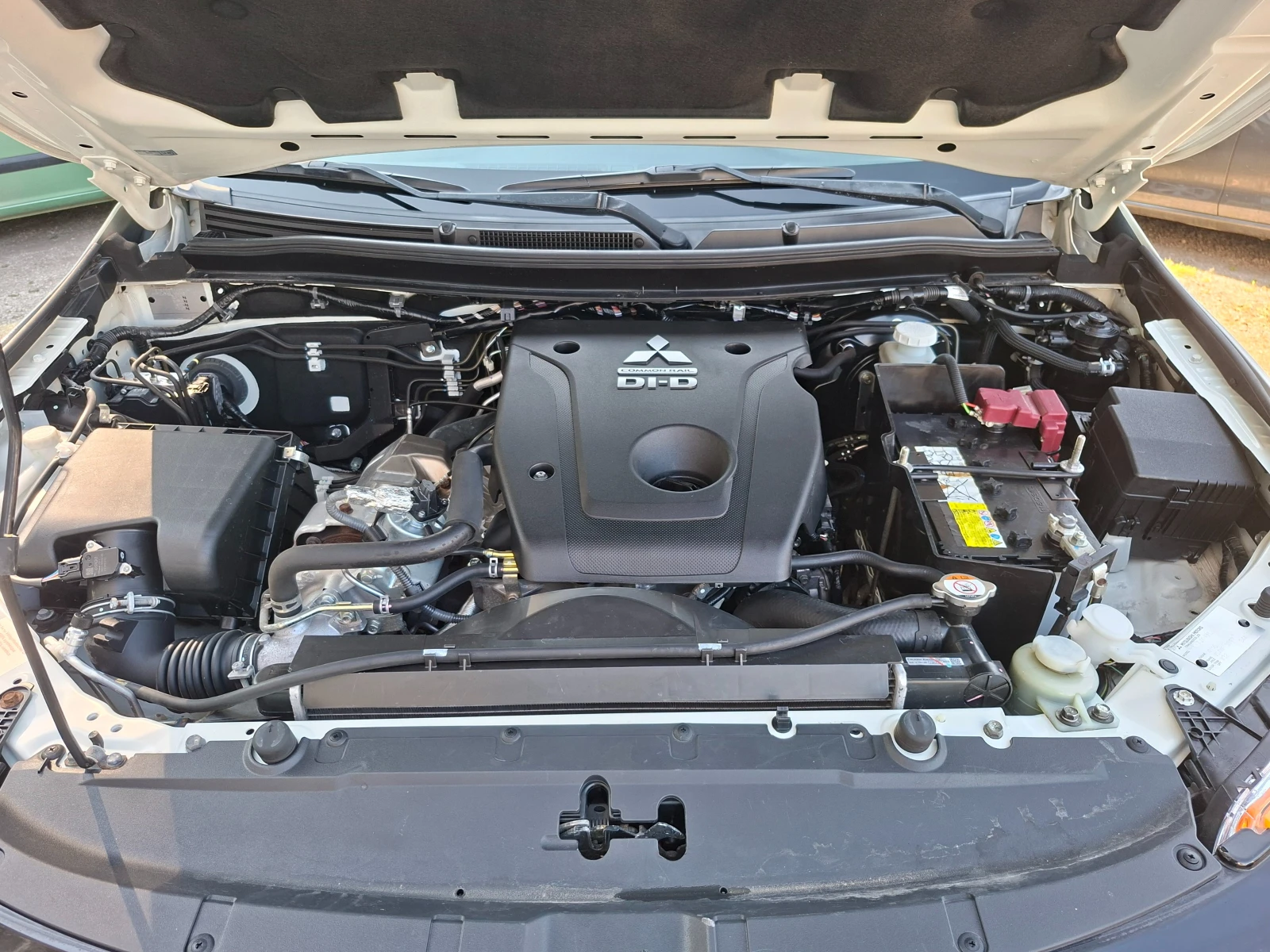 Mitsubishi L200 2.4 ШВЕЙЦАРИЯ 181кс., снимка 16 - Автомобили и джипове - 55628692
