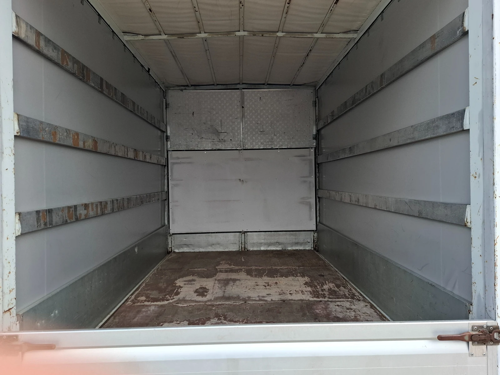 Iveco Daily До3.5т/2.8/Климатик, снимка 3 - Бусове и автобуси - 55146008