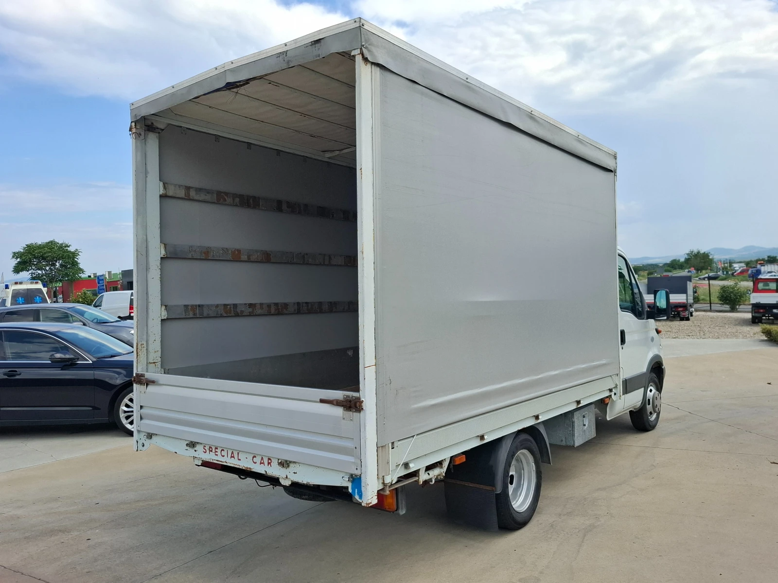Iveco Daily До3.5т/2.8/Климатик, снимка 4 - Бусове и автобуси - 55146008
