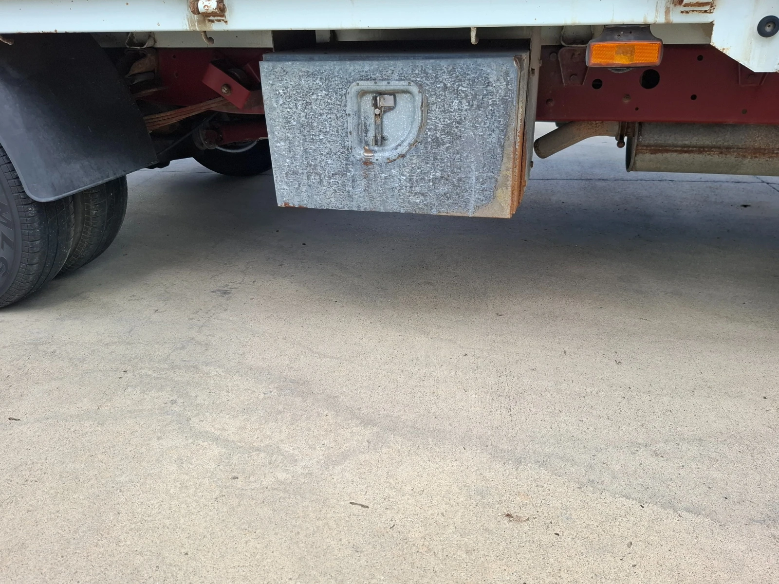 Iveco Daily До3.5т/2.8/Климатик, снимка 11 - Бусове и автобуси - 55146008