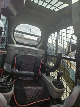 Мини челни товарачи Cat 262c, снимка 4