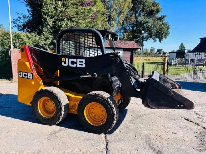 Мини челни товарачи JCB 160 - изображение 2