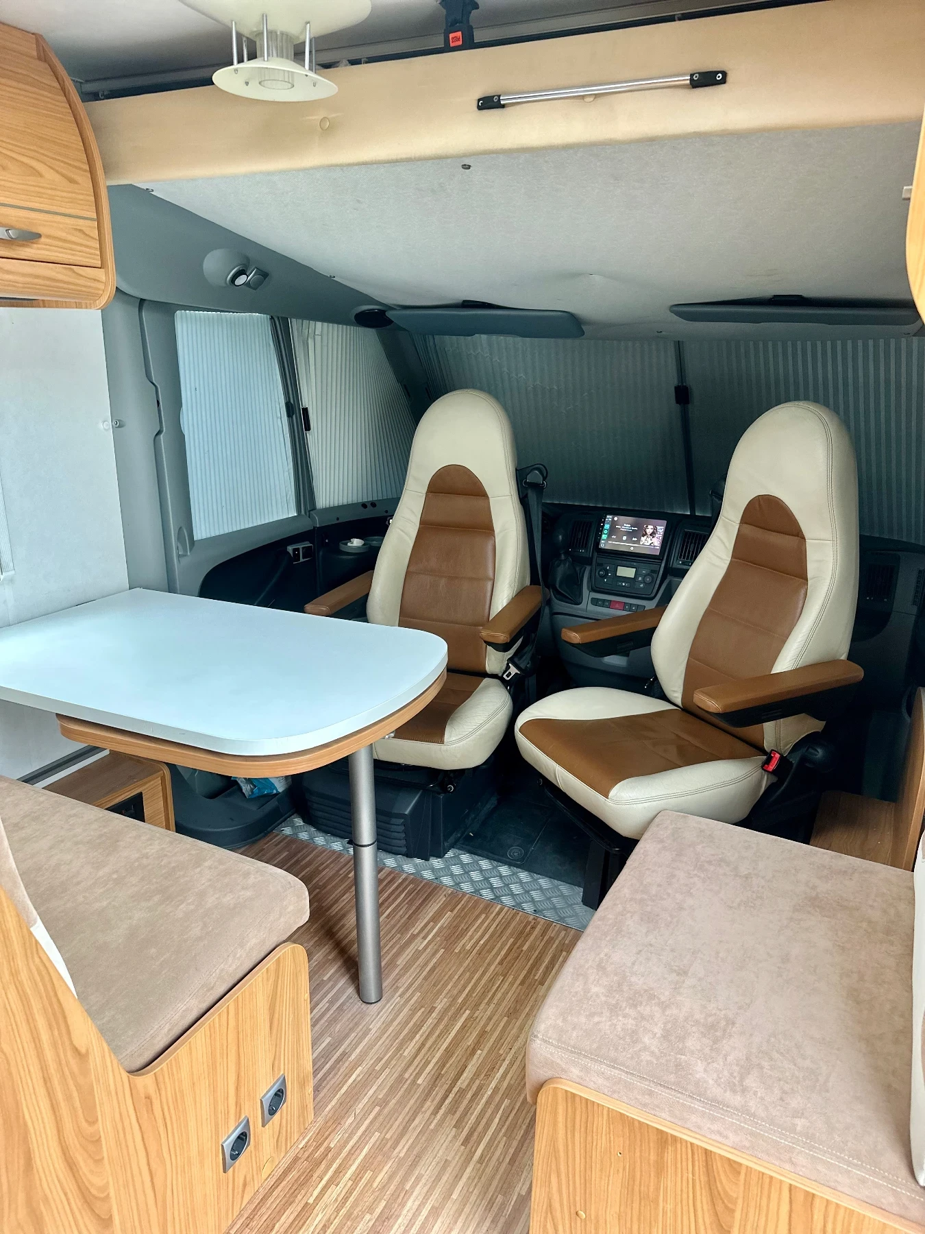 ������ Burstner I675 | Mobile.bg � ����������� 5