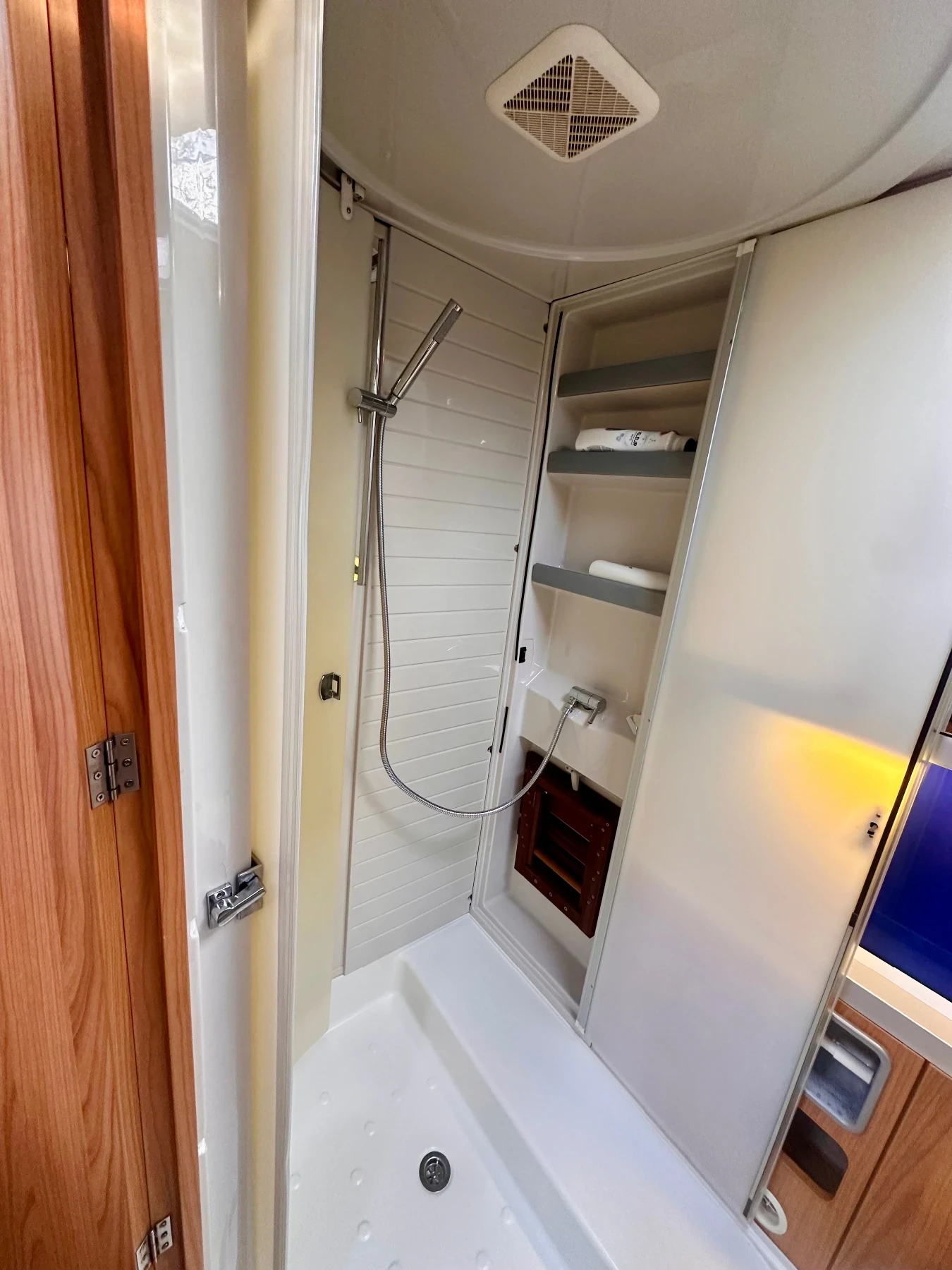 ������ Burstner I675 | Mobile.bg � ����������� 10