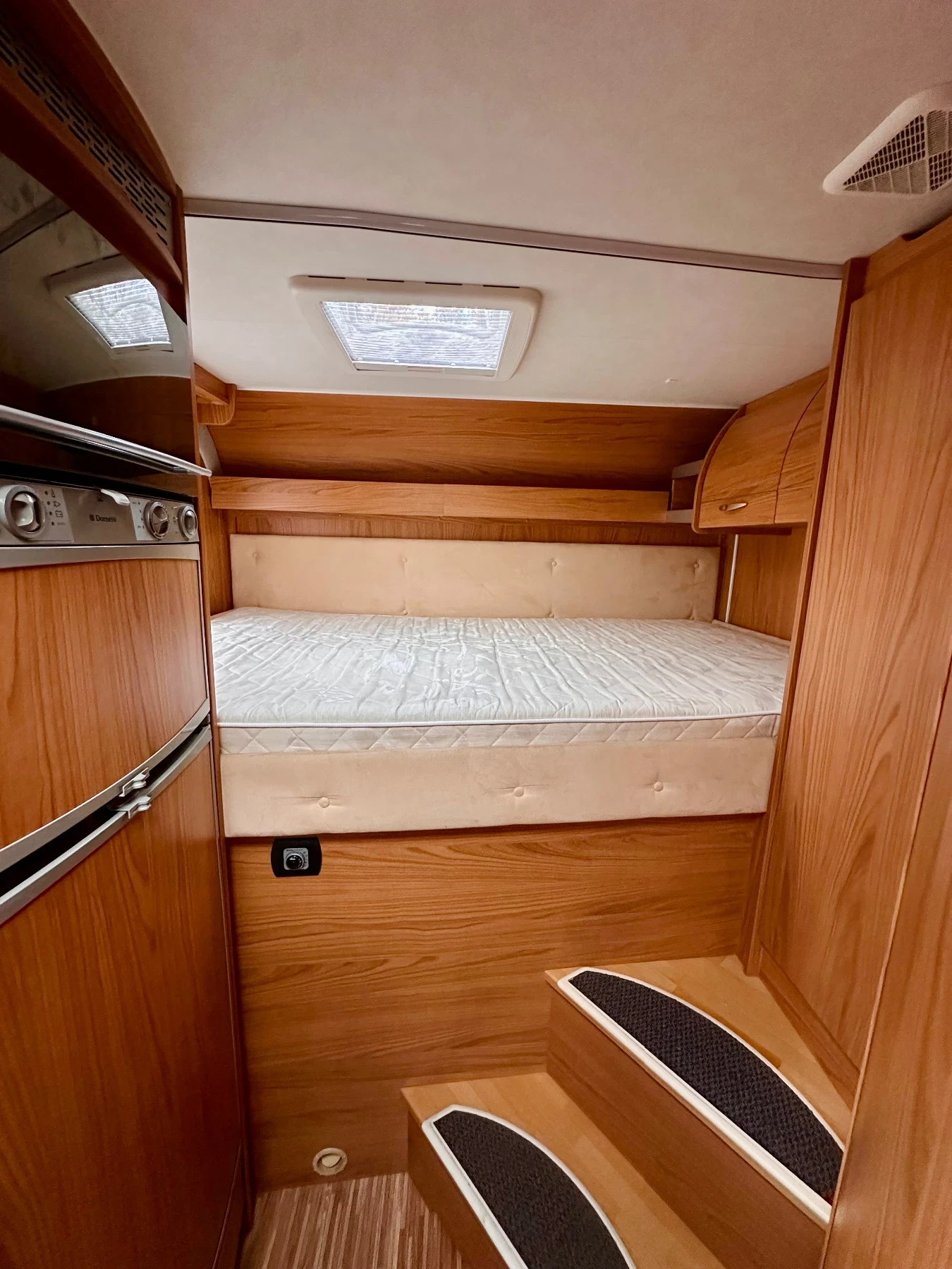 ������ Burstner I675 | Mobile.bg � ����������� 8