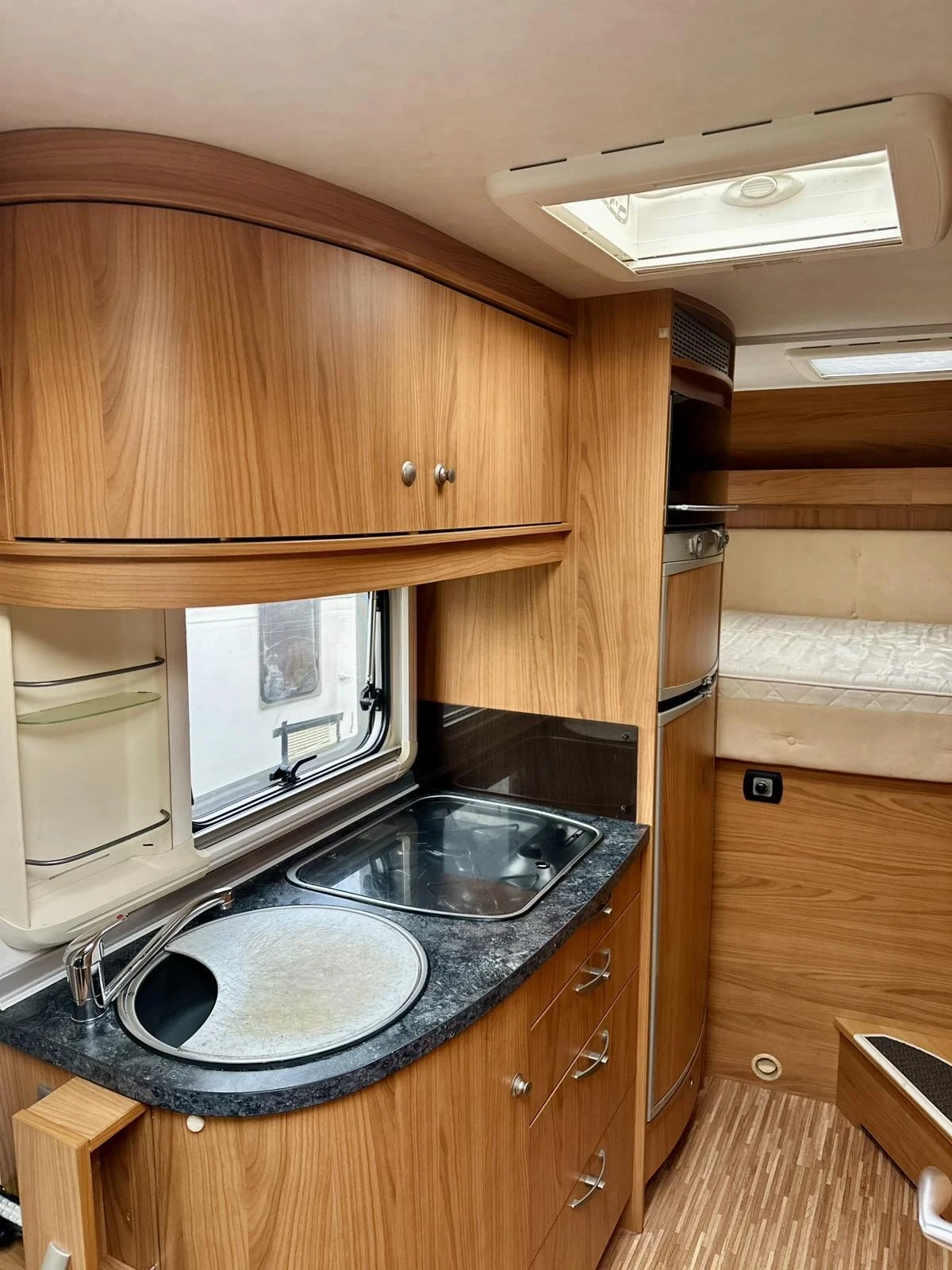 ������ Burstner I675 | Mobile.bg � ����������� 6