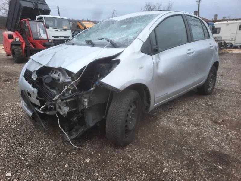 Toyota Yaris, снимка 8 - Автомобили и джипове - 44242058